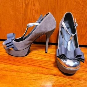 Penny Loves Kenny Pumps